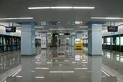 Line 19 platforms
