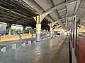 Commuter train platforms