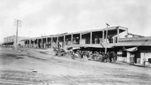 Adobes in Calle de los Negros