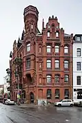 Apartment house on Callinstrasse 4 in the Nordstadt (52°23′11″N 9°43′01″E﻿ / ﻿52.386267°N 9.716919°E﻿ / 52.386267; 9.716919﻿ (Wohnhaus Callinstraße 4))