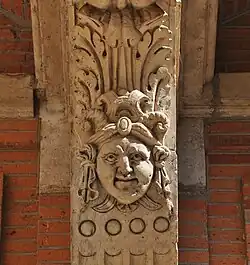 Mannerist decor.