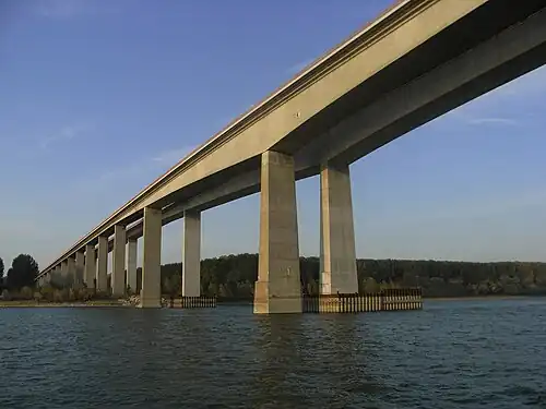 The E&nbsp;75/A 1, Beška Bridge crossing near Beška, Serbia