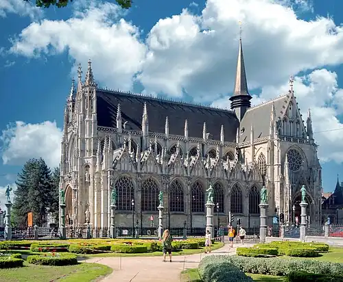 Church of Our Lady of Victories seen from the Petit Sablon/Kleine Zavel's garden