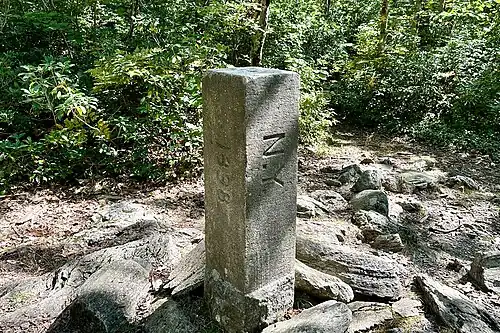 Connecticut–Massachusetts–New York tripoint marker