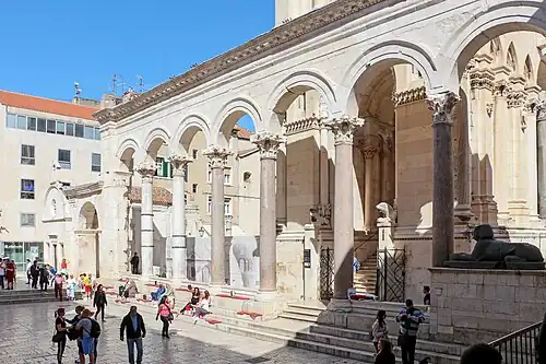 Peristyle of the palace.