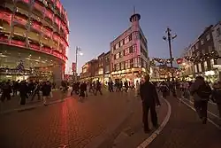 Image 1Christmas shoppers in Dublin