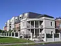 Elsternwick Retirement Apartment (Victoria by the Park) next to Hopetoun Gardens