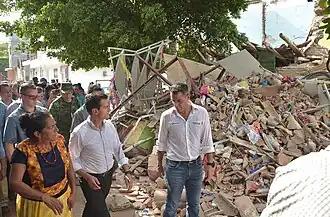 President Enrique Peña Nieto inspecting damage to a home in Juchitán, Oaxaca