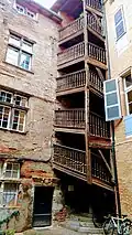 Astorg: suspended stair.