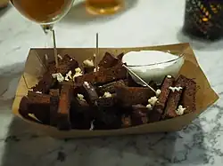 Rye bread (leib) with garlic is also eaten as a pub snack.