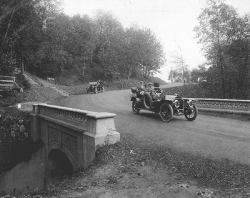The same bridge in the infobox, but 100 years earlier.