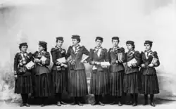 Gum girls