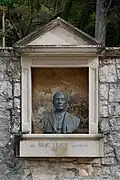 Bust