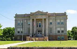 Hyde County Courthouse in Highmore