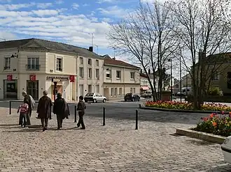 The town of Le-May-Sur-Evre