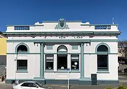 Left Bank Art Gallery, in the old Bank of New Zealand building
