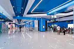 Line 7 concourse