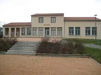 The town hall in Saint-Denis-Combarnazat
