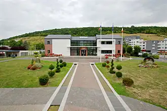 The town hall in Saint-Léger-du-Bourg-Denis