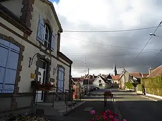The town hall and surroundings in Montlandon