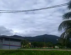 Mount Tampin, the Stadtberg of the town, is the southern end of the Titiwangsa Mountains