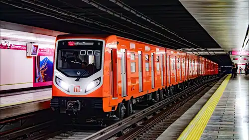 Picture of a train arriving at the station.