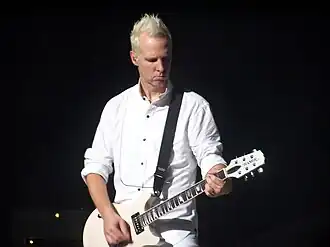 Tom Dumont in 2009