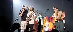 Pinguini Tattici Nucleari performing in 2022
