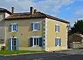 Renewed traditional house in Savigné