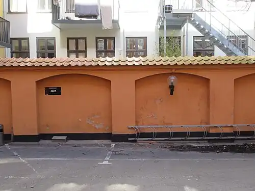Wall towards No. 79