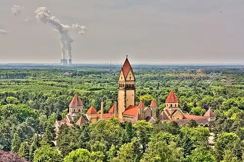 Südfriedhof (South Cemetery) in Leipzig; in the background you can see the Lignite Lippendorf Power Station