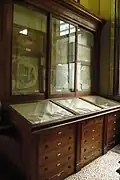 Cabinet 18