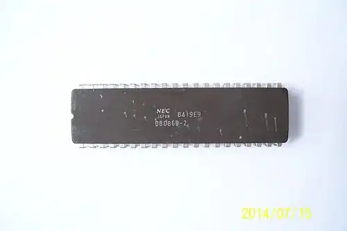 NEC μPD8086D-2 (8&nbsp;MHz) from the year 1984, week 19 JAPAN (clone of Intel D8086-2)