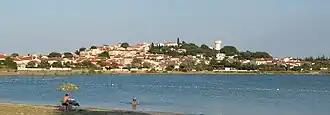 View of the town across the "Lac de la Raho"