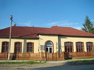 Vultureni townhall